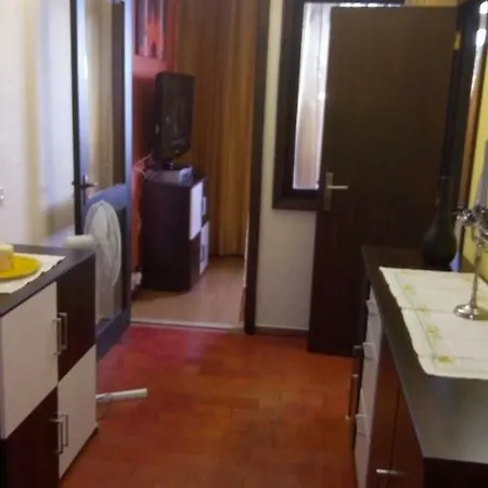 Sunny Flat In Appartement Machico (Madeira)