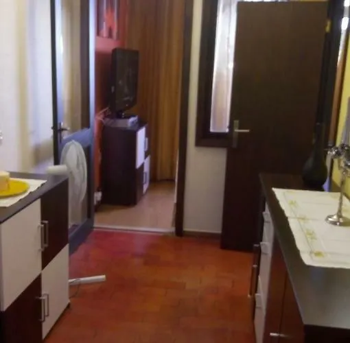 Sunny Flat In Apartamento Machico (Madeira)