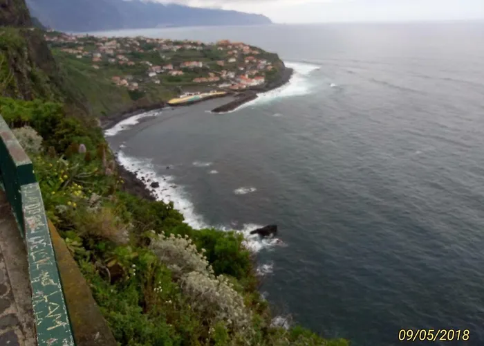 Sunny Flat In Apartmán Machico (Madeira)