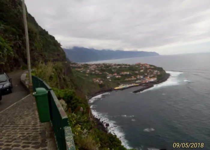 Sunny Flat In Apartmán Machico (Madeira)